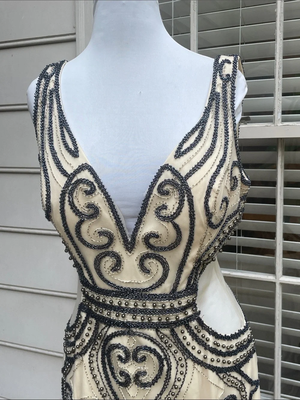 EUC- GB (Gianni Bini)  Beaded Bodycon Cutout Cocktail Dress Cream/ Black Size 13